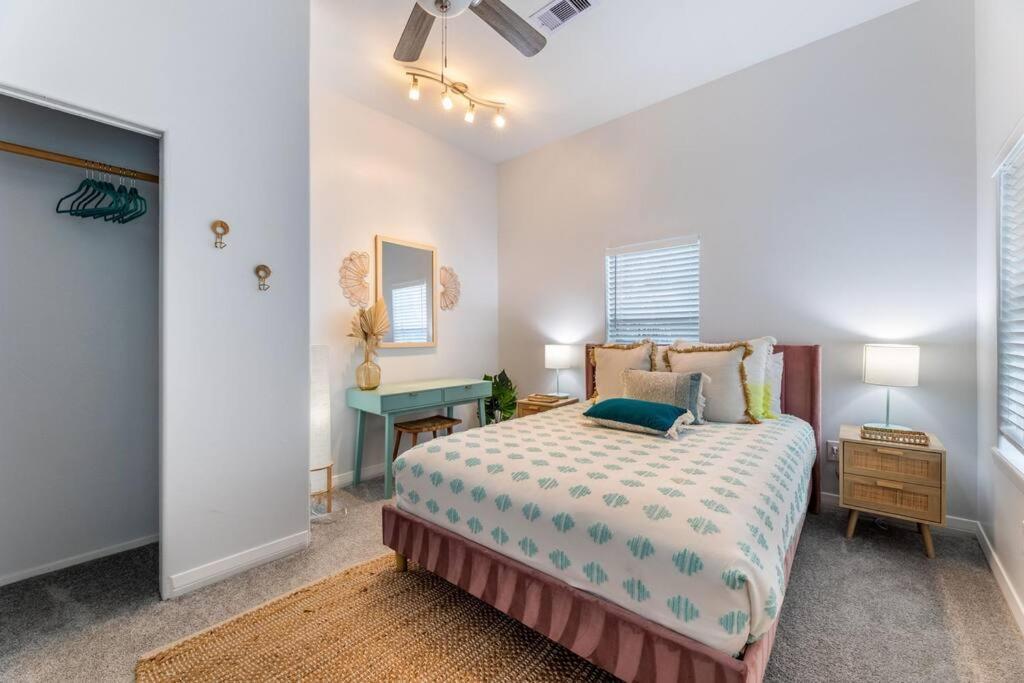 5/3 With A Heated Pool 2 Min From Beach, Updated Galveston Bagian luar foto