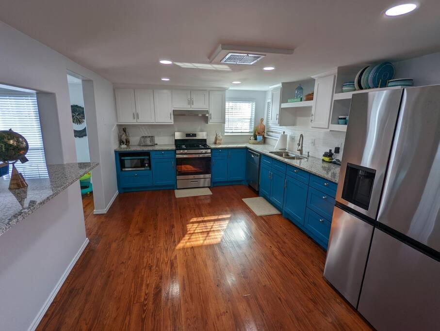 5/3 With A Heated Pool 2 Min From Beach, Updated Galveston Bagian luar foto
