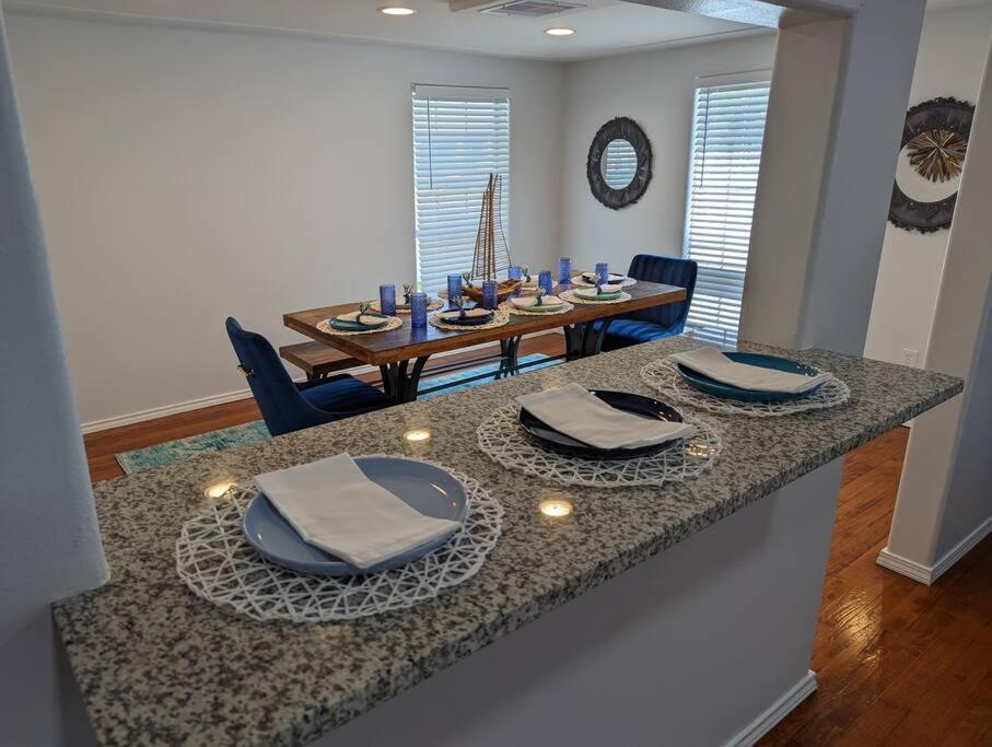 5/3 With A Heated Pool 2 Min From Beach, Updated Galveston Bagian luar foto