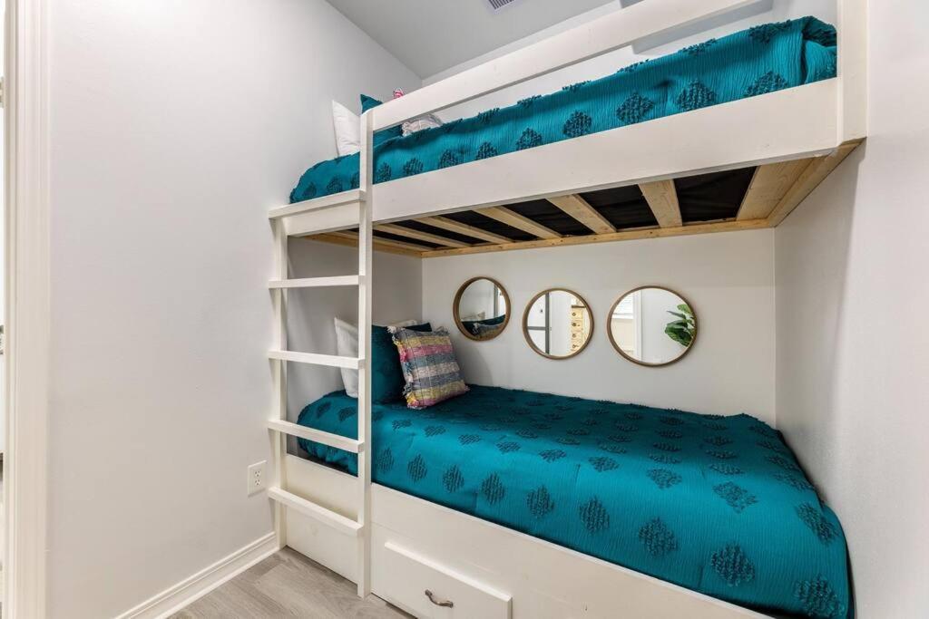 5/3 With A Heated Pool 2 Min From Beach, Updated Galveston Bagian luar foto