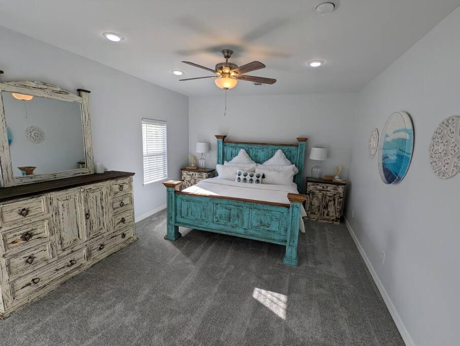5/3 With A Heated Pool 2 Min From Beach, Updated Galveston Bagian luar foto