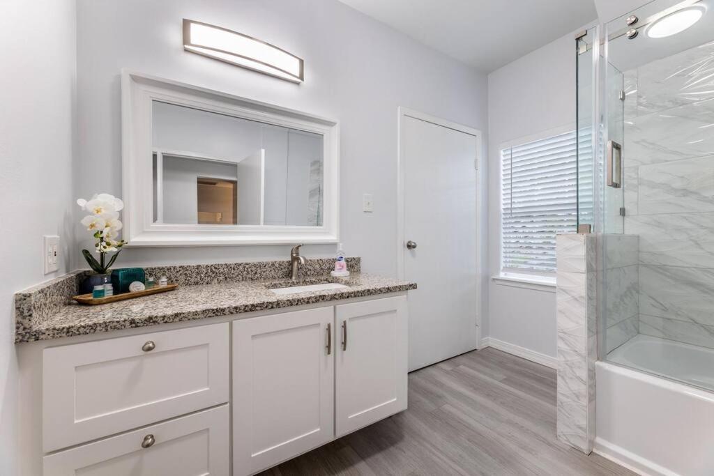 5/3 With A Heated Pool 2 Min From Beach, Updated Galveston Bagian luar foto