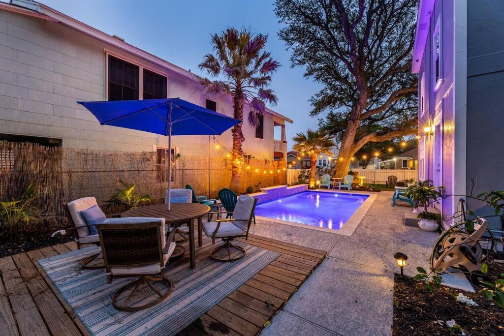 5/3 With A Heated Pool 2 Min From Beach, Updated Galveston Bagian luar foto